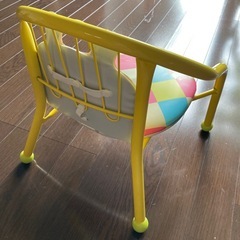 カトージ・トイザらス　ベビーチェアの画像