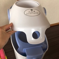 ベビーバス・バスチェア・おむつ用ゴミ箱の画像