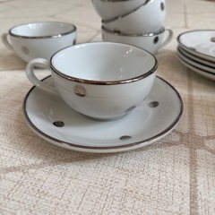 コーヒーカップとポットのセットの画像