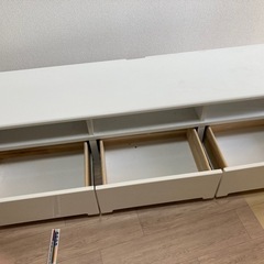 テレビボードの画像