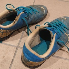 ナイキ　サッカートレーニングシューズ　23.5cmの画像
