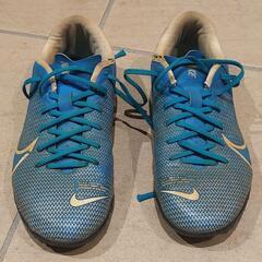 ナイキ　サッカートレーニングシューズ　23.5cmの画像