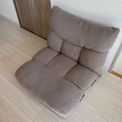 ニトリ　つながるワイドポケットコイル座椅子の画像