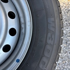 スタッドレスタイヤ　145/R12 LT　ホイール付きの画像