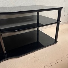 無料でお譲り！ガラス製テレビ台の画像