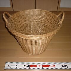 交渉中【籐製品】バスケット、鉢入れ３個セットの画像