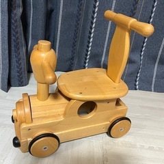 木のくるまの画像