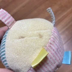 ベビー玩具　タグで遊べるボールの画像