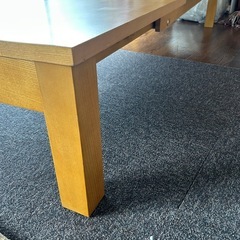 大きさが変えられるテーブルの画像