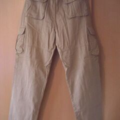 未使用品　カーゴパンツ　カーキー色　サイズ　36　の画像
