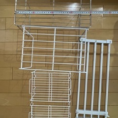 【至急】突っ張り棚、収納棚スチールの画像