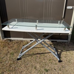 昇降機能付きテーブル・無料ですの画像