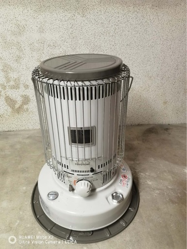 TOYOTOMI ストーブ KS-67H ホワイト トヨトミ (尹昭璇) 竹橋の季節