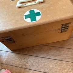 レトロ？救急箱の画像