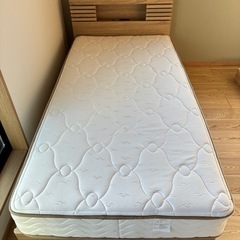 ベット&マットレスの画像