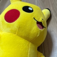 ぬいぐるみ　ピカチュウの画像
