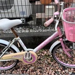 女の子用自転車の画像
