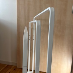 バスタオルハンガー 3枚横から掛けられるバスタオルハンガー タワーホワイト タオルスタンド 山崎実業 スリム3連 洗濯物干しの画像