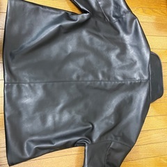 ユニクロ　レザージャケットの画像