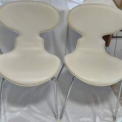 椅子２脚の画像