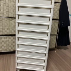 書類キャビネット、浅10段、A4書類収納、オフィスの画像