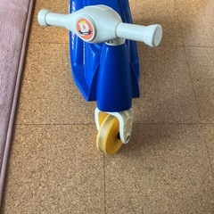 幼児の乗り物の画像