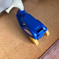幼児の乗り物の画像