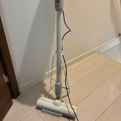 TOSHIBA2019年製　コードレス掃除機の画像