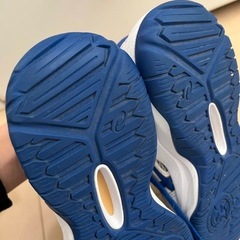 ASICS アシックス バッシュの画像