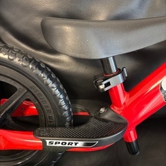 【美品 │ ヘルメット・肘＆膝ガード付】ストライダー (1〜4歳向け)の画像