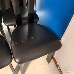 レザーの椅子4脚セットの画像