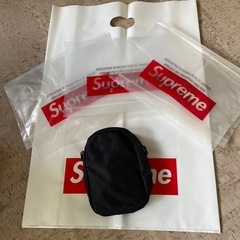 Supremeショッパー&コールマンのポーチの画像