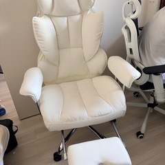 ゲーミングチェアの画像