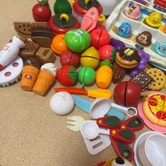 ディズニーおまちゃ　おままごと　キティーちゃんの画像