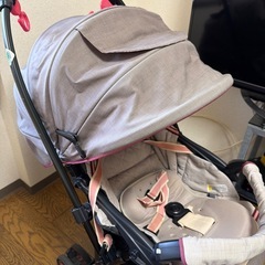 コンビ　ベビーカーの画像