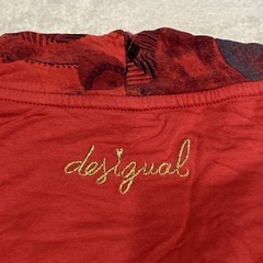 Desigual 幾何学　スパンコール　Vネック Tシャツ Mの画像