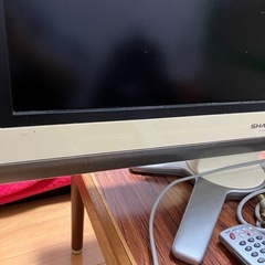 無料　SHARP 
AQUOS 液晶テレビ　32型の画像