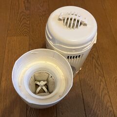 【ジャンク品】コードレスハンディークリーナーの画像