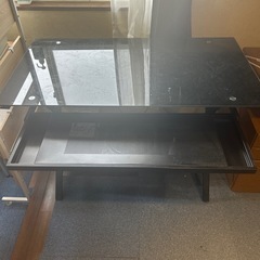 パソコンテーブルガラス製の画像