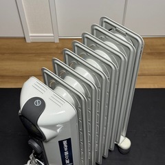 デロンギ　オイルヒーター　HJ0812の画像