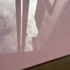 ピンクのローテーブルの画像