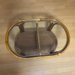 ガラステーブルの画像