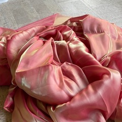 布地　シアー　光沢　ピンクの画像