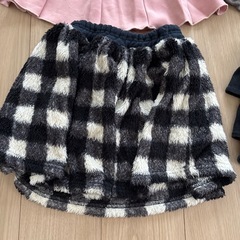 ★130cm・女の子冬物スカート★の画像