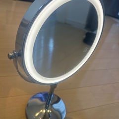 鏡　照明付き　cタイプ充電の画像