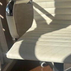 ワークチェア／オフィスチェア（ホワイト）※現状渡しの画像