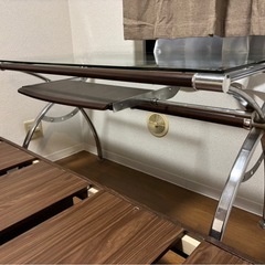 ガラステーブル/デスクテーブルの画像