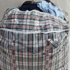 2-レディース 婦人物 大量まとめて 未使用品 タグ付 クリーニング済など いろいろ おもにＬサイズ 総重量13キロ位 バッグ入りの画像