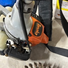 草刈機　動きますがガソリン垂れますの画像