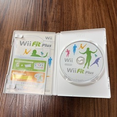 Wii Fit Plusとバランスボードのセットの画像